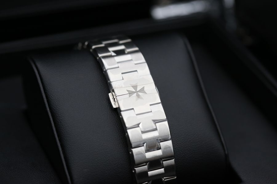 Vacheron Constantin Overseas 5520V/210A-B481